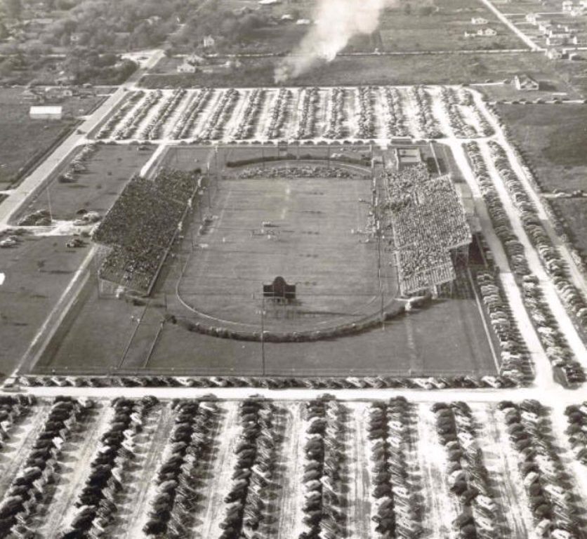 yellow-jacket-stadium-1950s-1.jpg